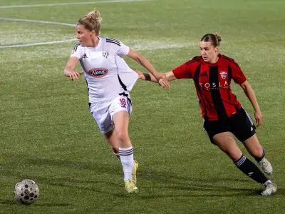 Mura je z zmago 3:0 proti Primorju dva kroga pred koncem prvenstva postala državna prvakinja. Ana Milović je k uspehu prispevala dva zadetka. - Golavt