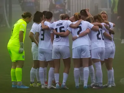 Slovenska reprezentanca je na tretji tekmi kvalifikacij za SP 2027 v gosteh izgubila proti Norveški z 0:5. Naslednja tekma bo v soboto na Ptuju. - Golavt