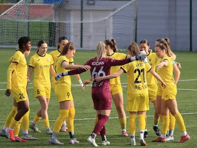 Nogometašice Radomelj so s 6:1 premagale Olimpijo, ki bo po porazu v Športnem parku prvič igrala v skupini za razvrstitev od 5. mesta dalje. - Golavt