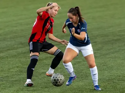 Primorje je v derbiju 3. kroga SŽNL s 4:0 premagalo Ljubljano, prvič v zgodovini dobilo medsebojni obračun in prevzelo vrh lestvice. - Golavt