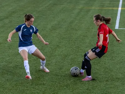 Primorje je v derbiju 3. kroga SŽNL s 4:0 premagalo Ljubljano, prvič v zgodovini dobilo medsebojni obračun in prevzelo vrh lestvice. - Golavt