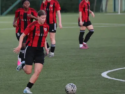Primorje je v primorskem derbiju v Dekanih premagalo Gažon. Tanjićeva je dosegla hat-trick, Ajdovke pa začasno prevzele vrh lestvice. - Golavt