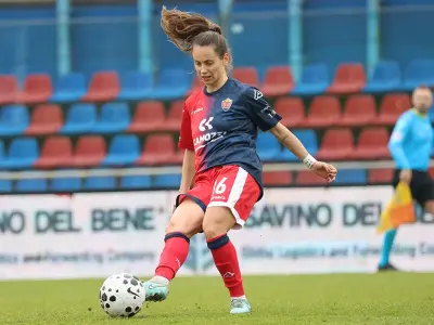 Sara Ketiš je nova članica Hellas Verona Women. Z italijanskim klubom je podpisala pogodbo do leta 2027 in bo okrepila sredino igrišča rumeno-modrih. - Golavt